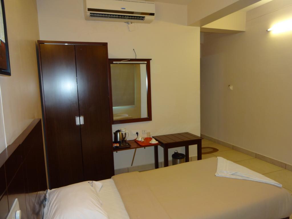 Hotel Sky Lite Coimbatore Esterno foto